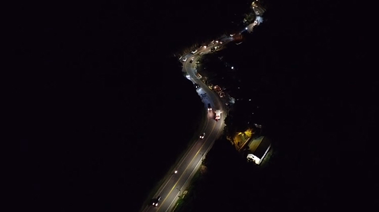 Las vías concesionadas se iluminan con la ESO La empresa DEVIMED S.A tiene a cargo la operación y mantenimiento de la infraestructura vial que conecta alrededor de ocho municipios en el Oriente antioqueño