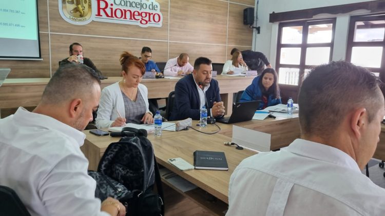 Dentro del cumplimiento de nuestro ejercicio público, rendimos cuentas ante el Concejo Municipal de Rionegro y la comunidad en general