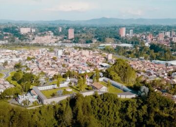 26 de enero Día Internacional de la Energía Limpia. Seguimos trabajando por la sostenibilidad La Asamblea General de las Naciones Unidas ha establecido el 26 de enero como el Día Internacional de la Energía Limpia, una iniciativa que busca crear conciencia sobre la importancia de las energías renovables tanto para el bienestar de la humanidad como para la preservación del planeta.